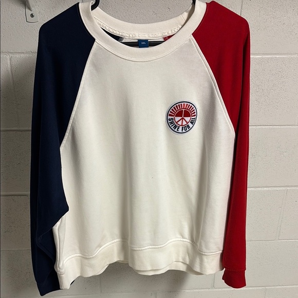Old Navy Sweaters - Old Navy White Sweatshirt with Red  and Navy Accent